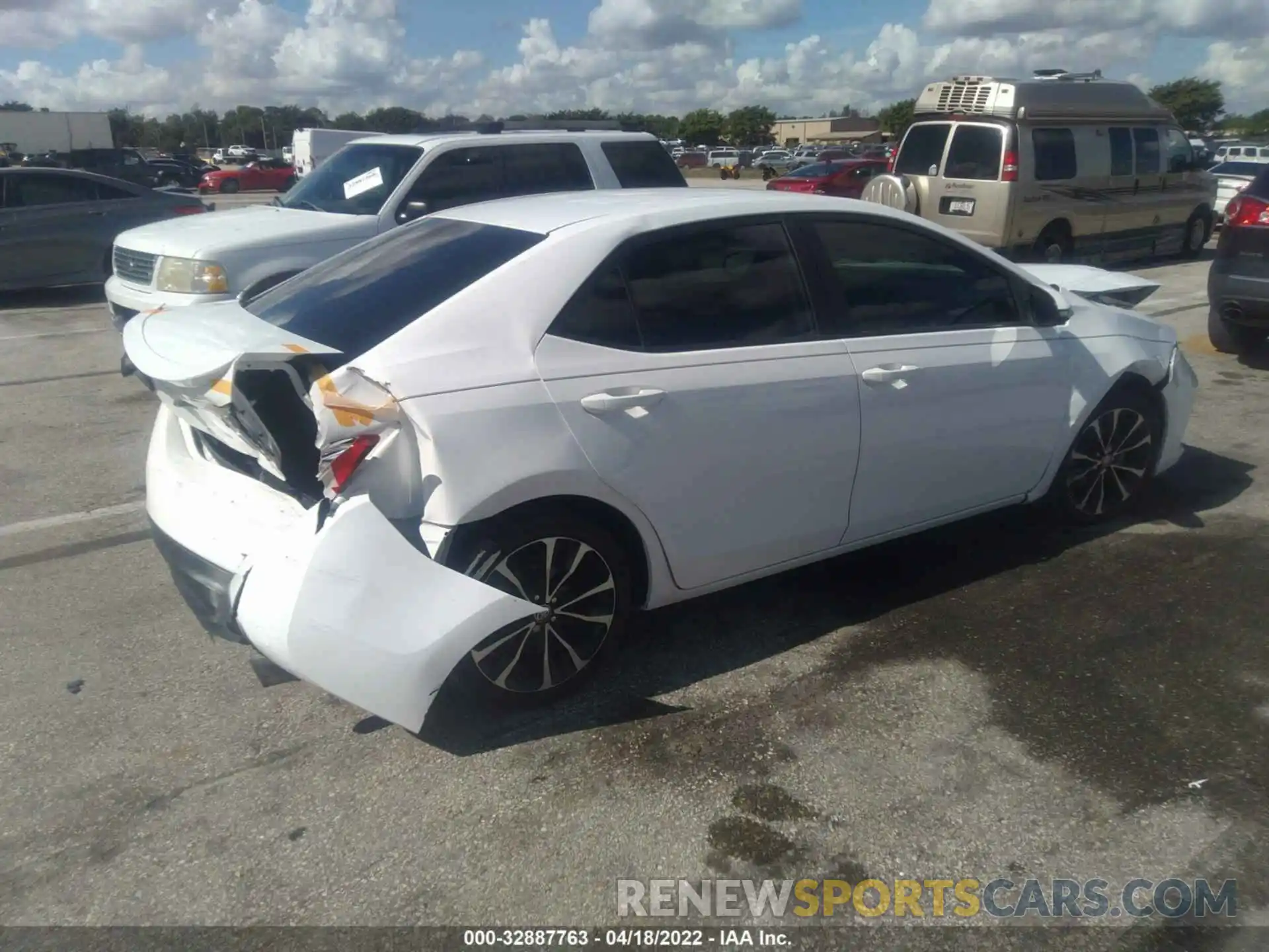 4 Photograph of a damaged car 5YFBURHE5KP893969 TOYOTA COROLLA 2019