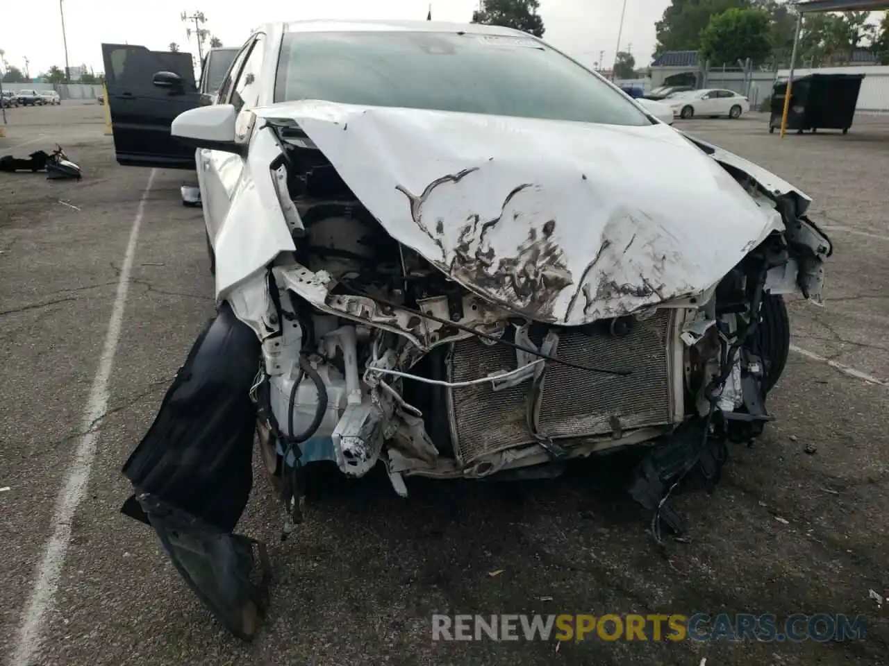 9 Photograph of a damaged car 5YFBURHE5KP894541 TOYOTA COROLLA 2019