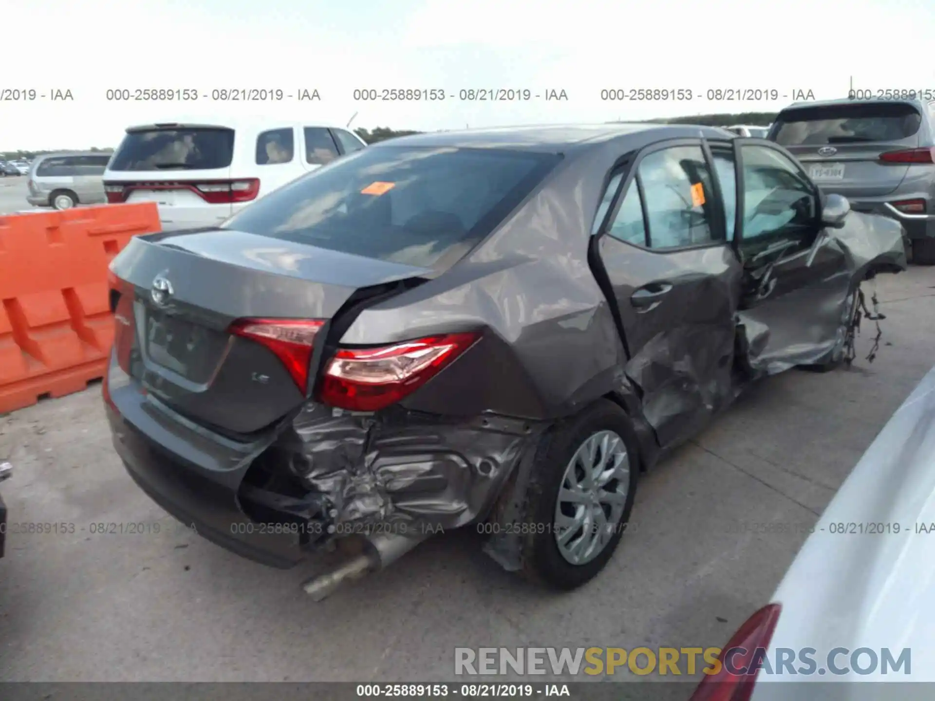 4 Photograph of a damaged car 5YFBURHE5KP895124 TOYOTA COROLLA 2019