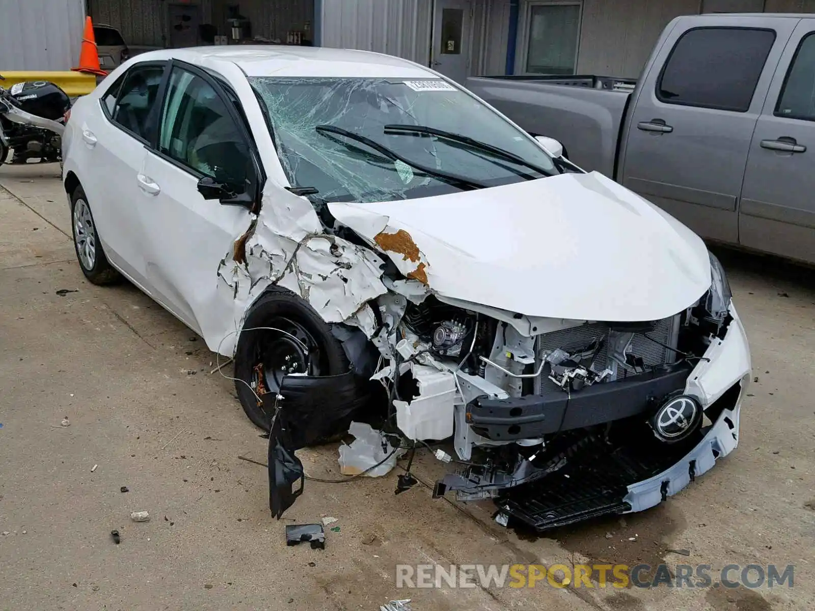 1 Photograph of a damaged car 5YFBURHE5KP895205 TOYOTA COROLLA 2019