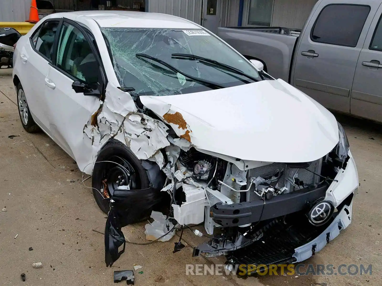 9 Photograph of a damaged car 5YFBURHE5KP895205 TOYOTA COROLLA 2019