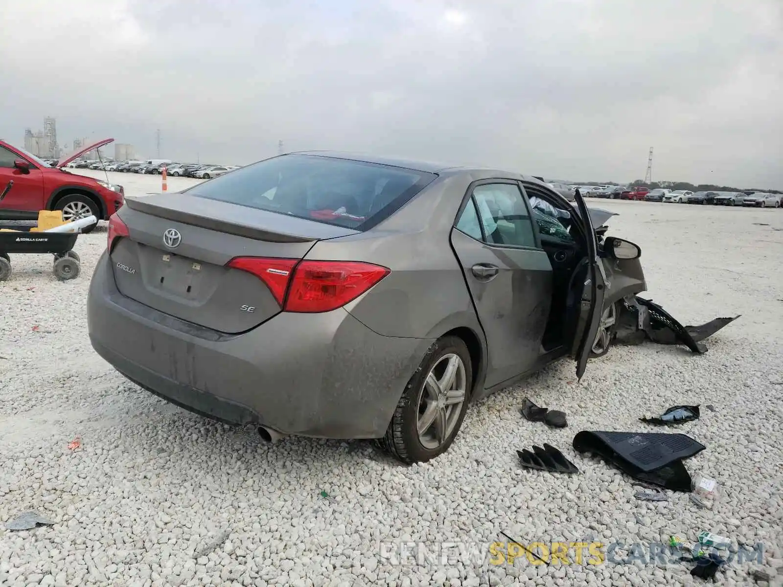 4 Photograph of a damaged car 5YFBURHE5KP895494 TOYOTA COROLLA 2019