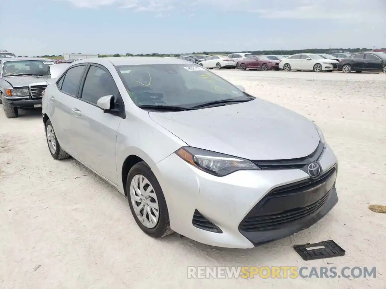 1 Photograph of a damaged car 5YFBURHE5KP896354 TOYOTA COROLLA 2019