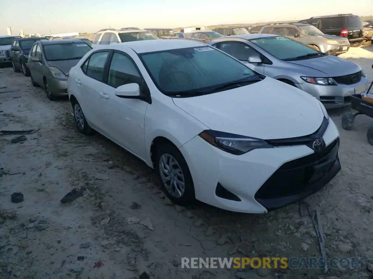 1 Photograph of a damaged car 5YFBURHE5KP898329 TOYOTA COROLLA 2019