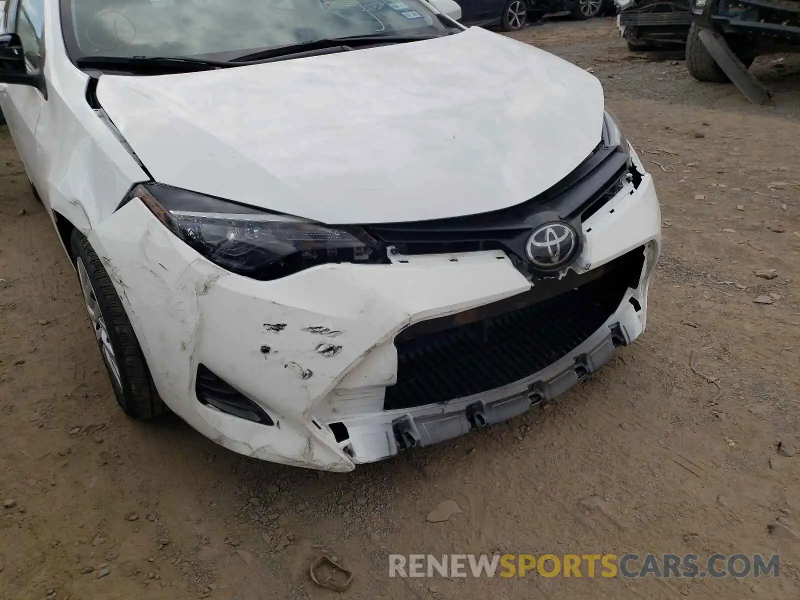 9 Photograph of a damaged car 5YFBURHE5KP899240 TOYOTA COROLLA 2019