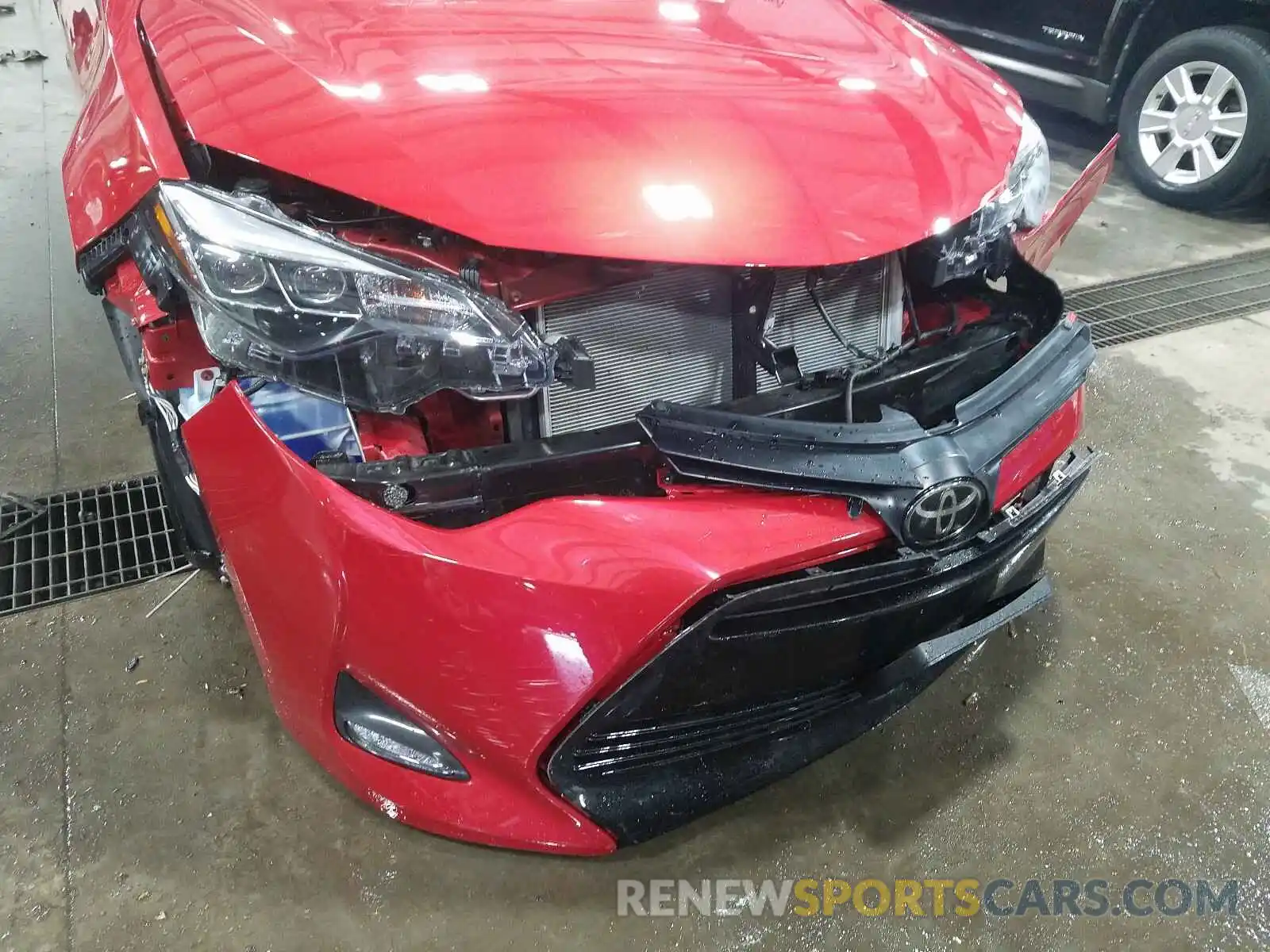 9 Photograph of a damaged car 5YFBURHE5KP902332 TOYOTA COROLLA 2019