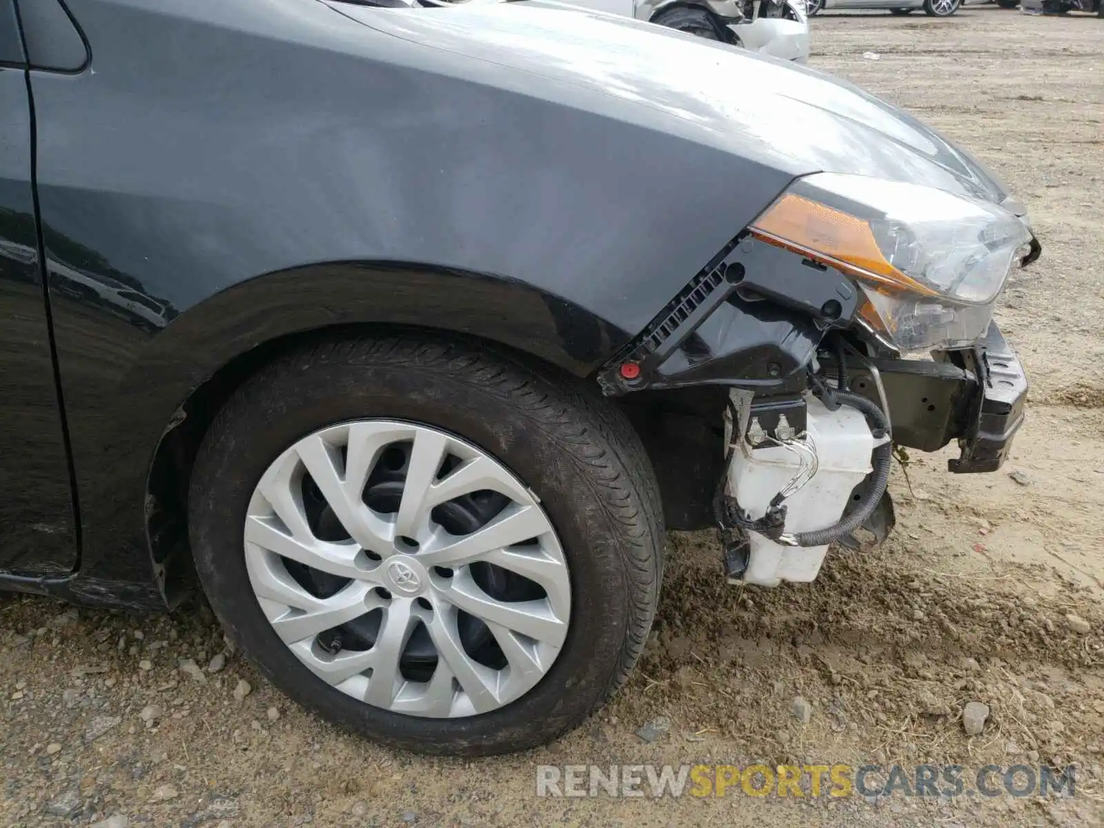 9 Photograph of a damaged car 5YFBURHE5KP904890 TOYOTA COROLLA 2019