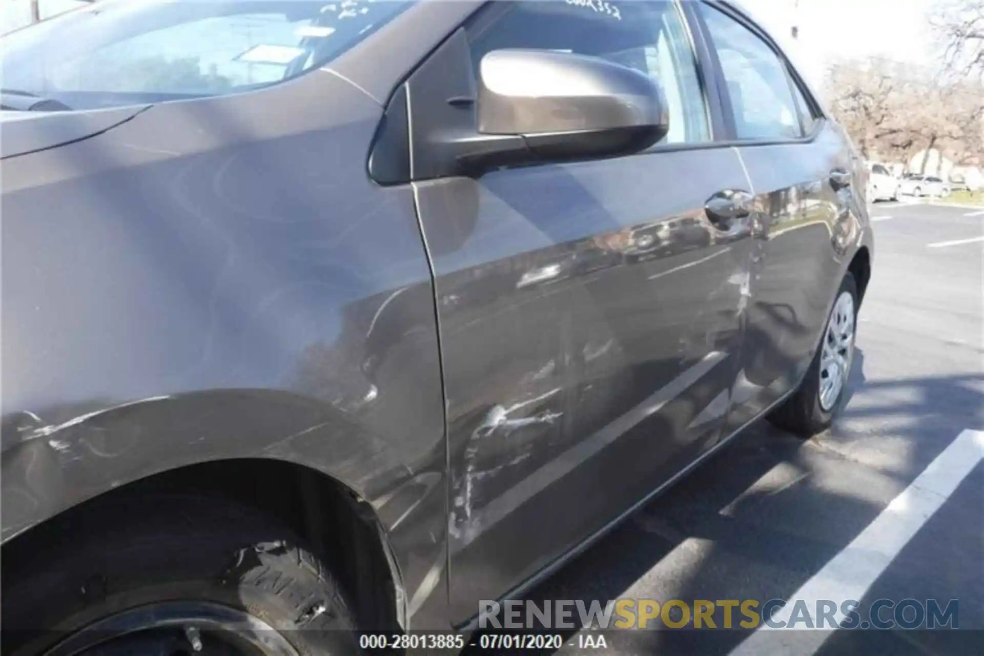 8 Photograph of a damaged car 5YFBURHE5KP908454 TOYOTA COROLLA 2019