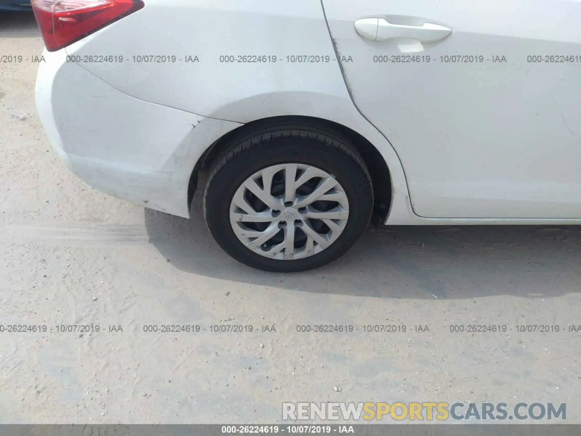 6 Photograph of a damaged car 5YFBURHE5KP908499 TOYOTA COROLLA 2019