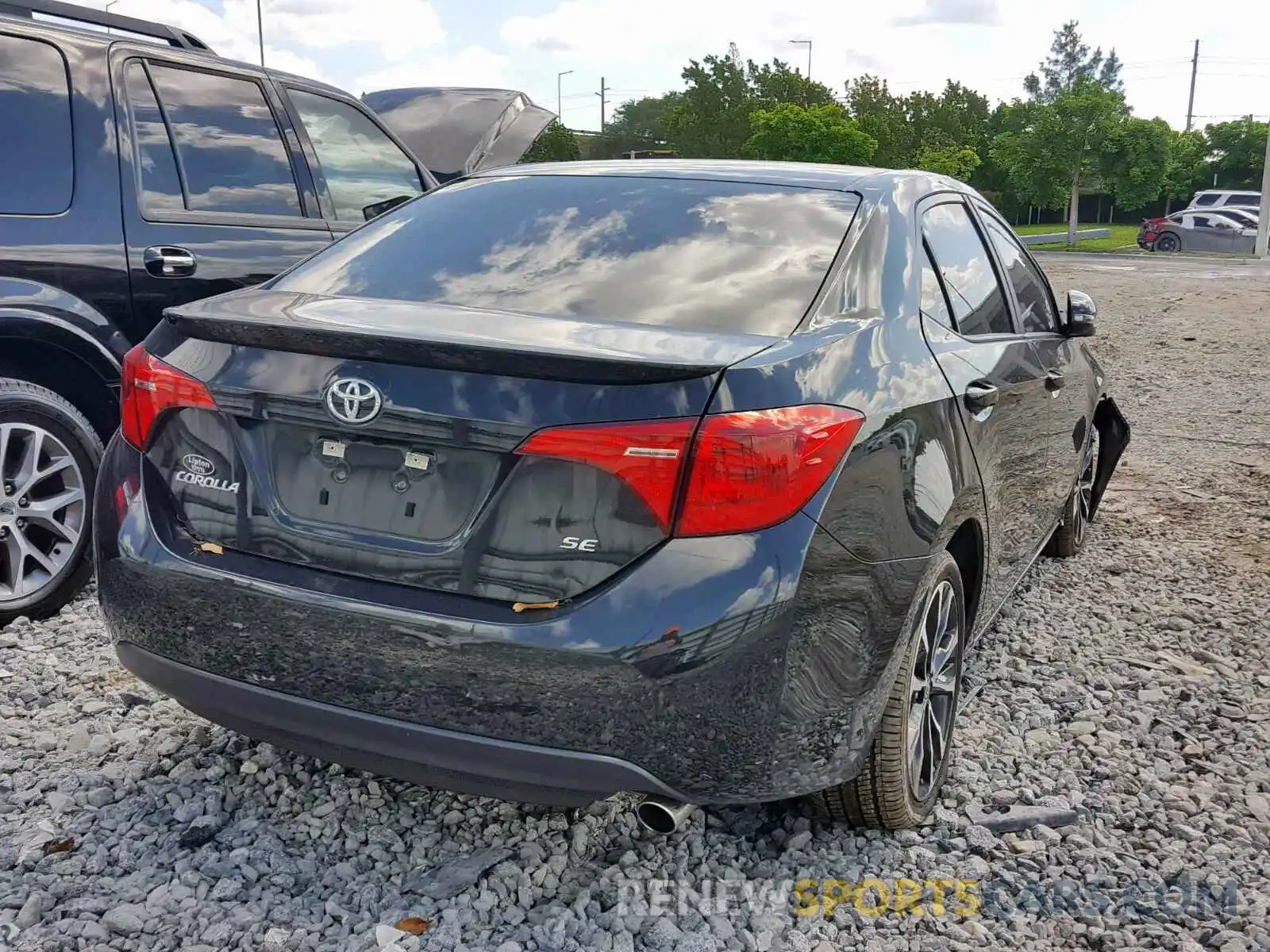 4 Photograph of a damaged car 5YFBURHE5KP908583 TOYOTA COROLLA 2019