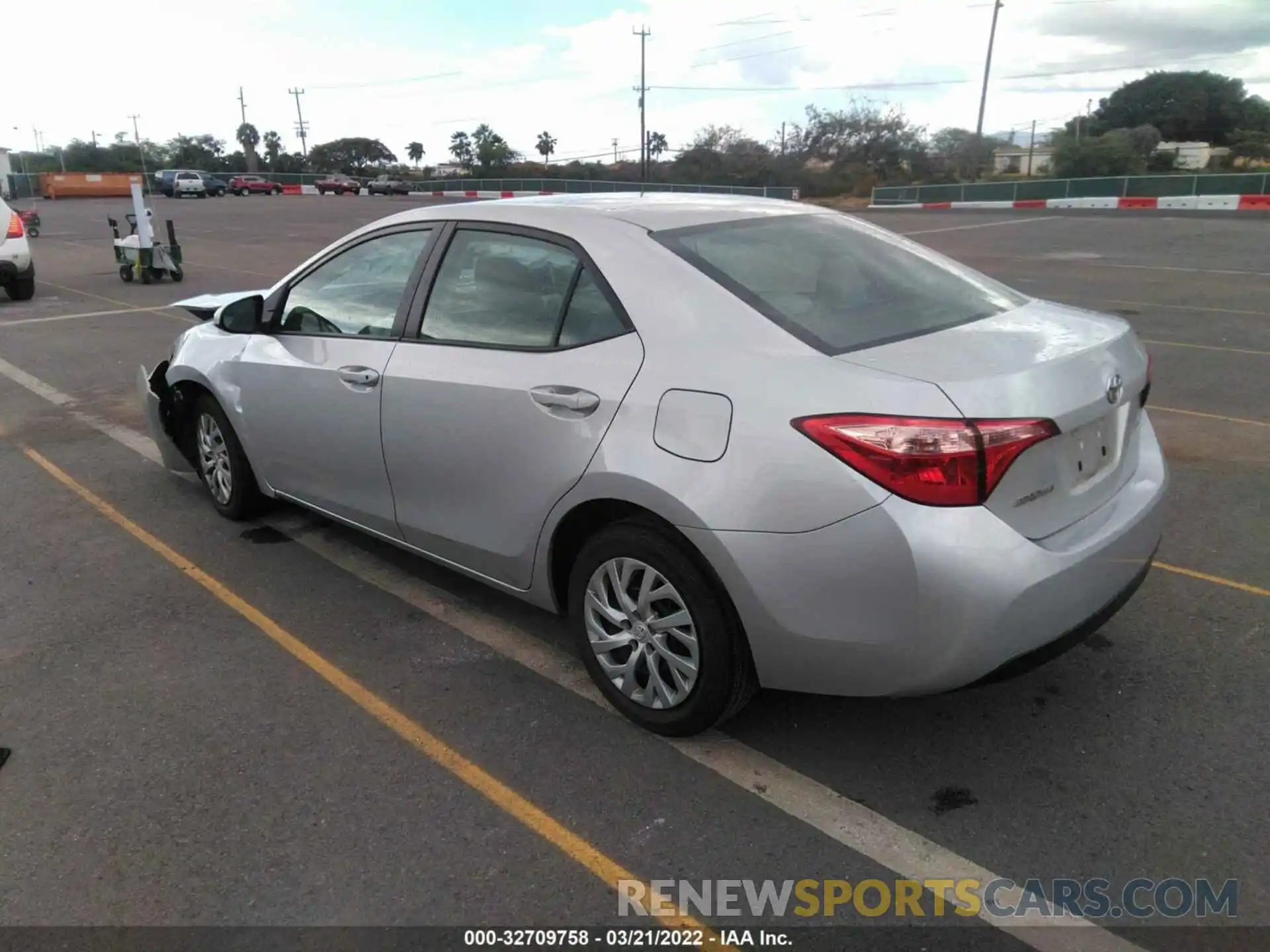 3 Photograph of a damaged car 5YFBURHE5KP909118 TOYOTA COROLLA 2019