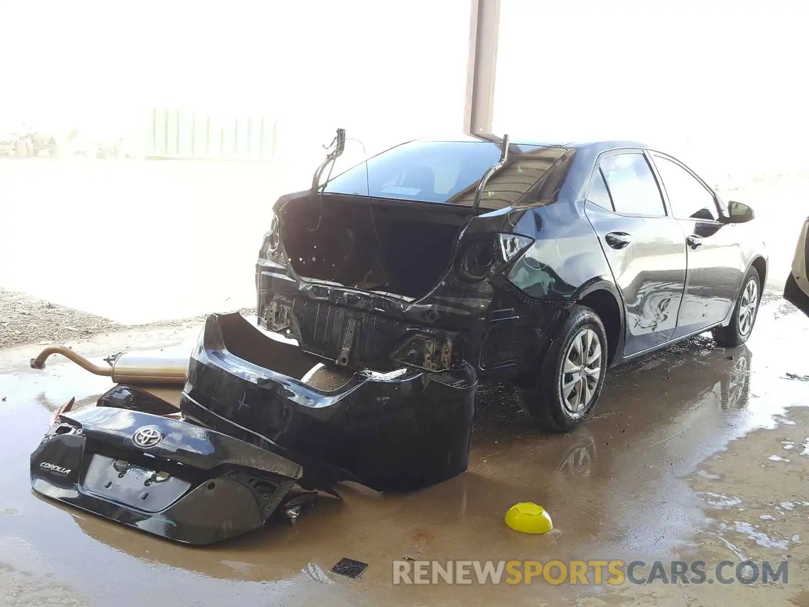 4 Photograph of a damaged car 5YFBURHE5KP909605 TOYOTA COROLLA 2019