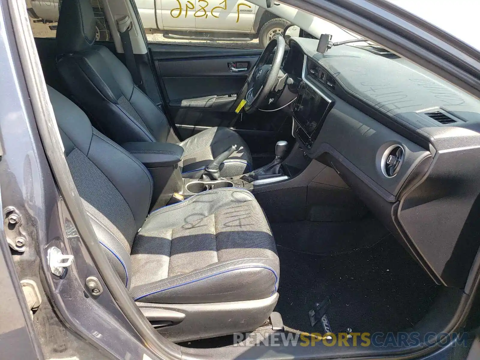 5 Photograph of a damaged car 5YFBURHE5KP910575 TOYOTA COROLLA 2019