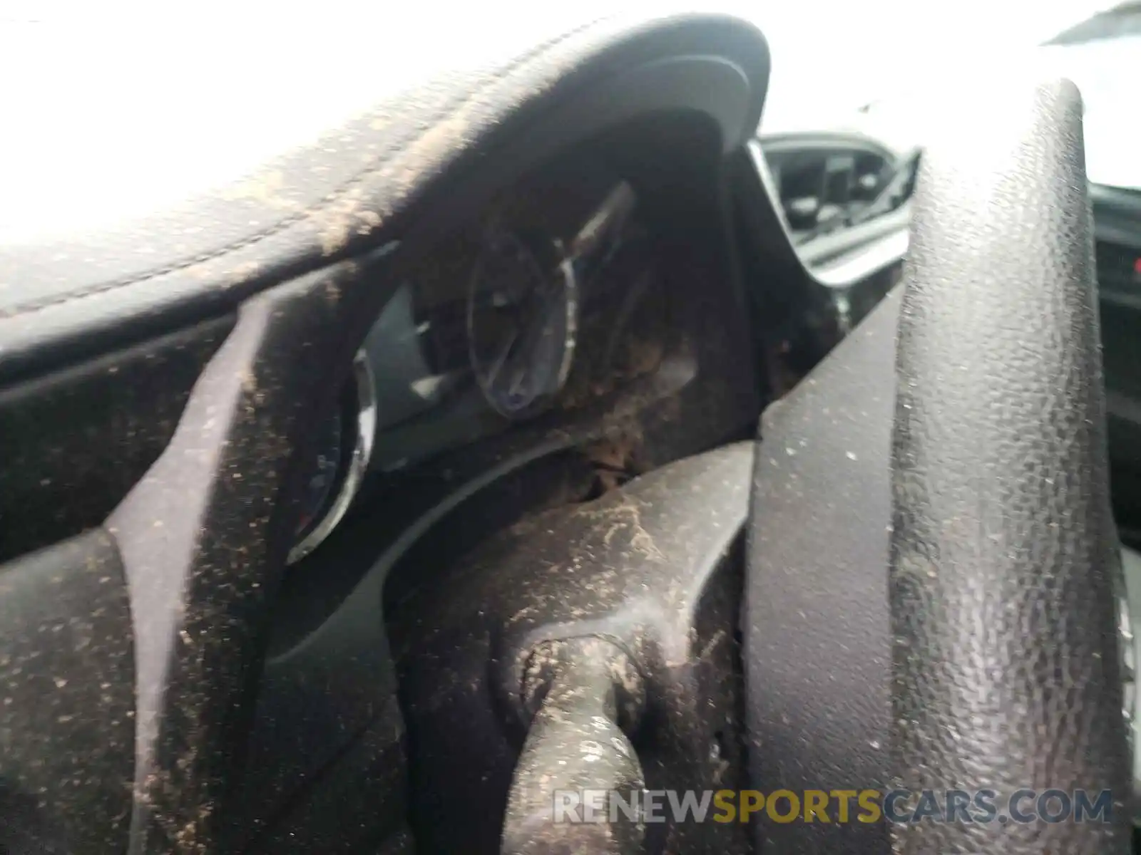 8 Photograph of a damaged car 5YFBURHE5KP913461 TOYOTA COROLLA 2019