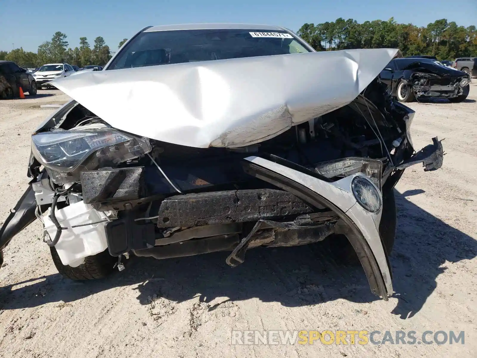 9 Photograph of a damaged car 5YFBURHE5KP914156 TOYOTA COROLLA 2019