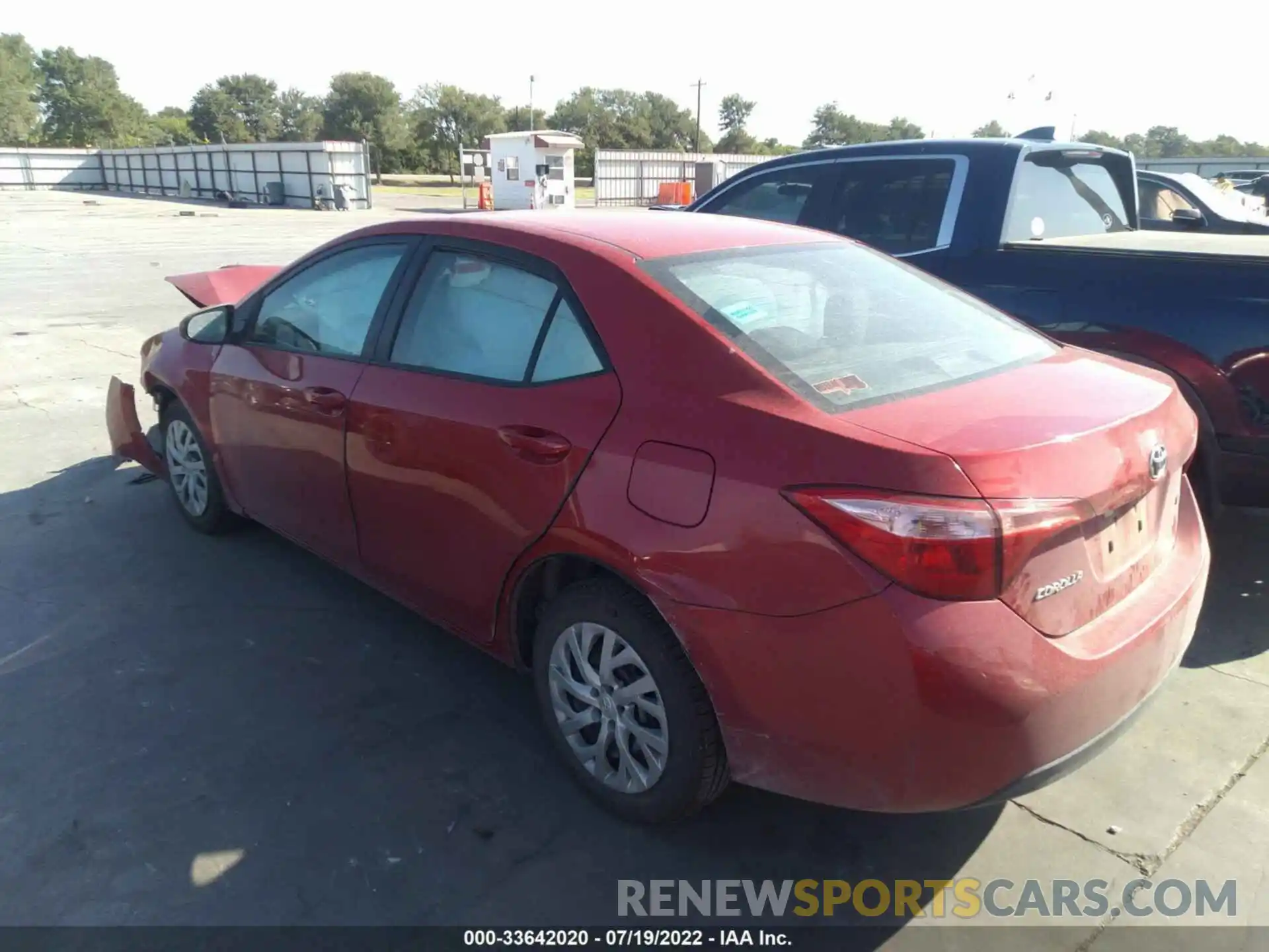 3 Photograph of a damaged car 5YFBURHE5KP916487 TOYOTA COROLLA 2019