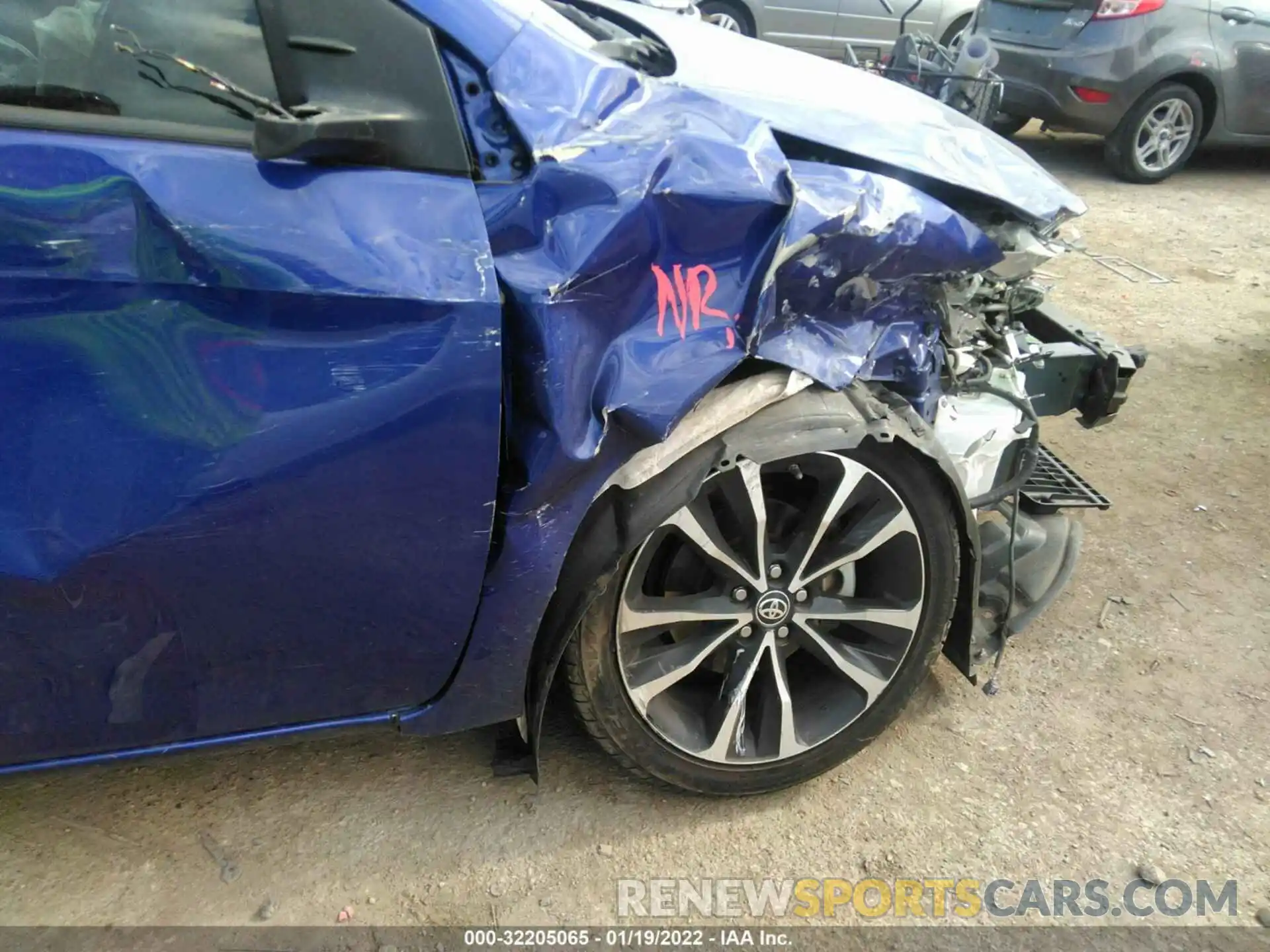 14 Photograph of a damaged car 5YFBURHE5KP920474 TOYOTA COROLLA 2019