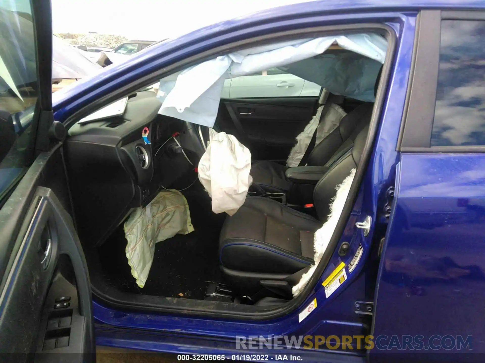 5 Photograph of a damaged car 5YFBURHE5KP920474 TOYOTA COROLLA 2019