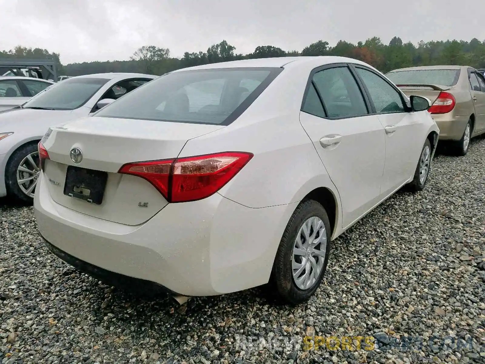 4 Photograph of a damaged car 5YFBURHE5KP921561 TOYOTA COROLLA 2019