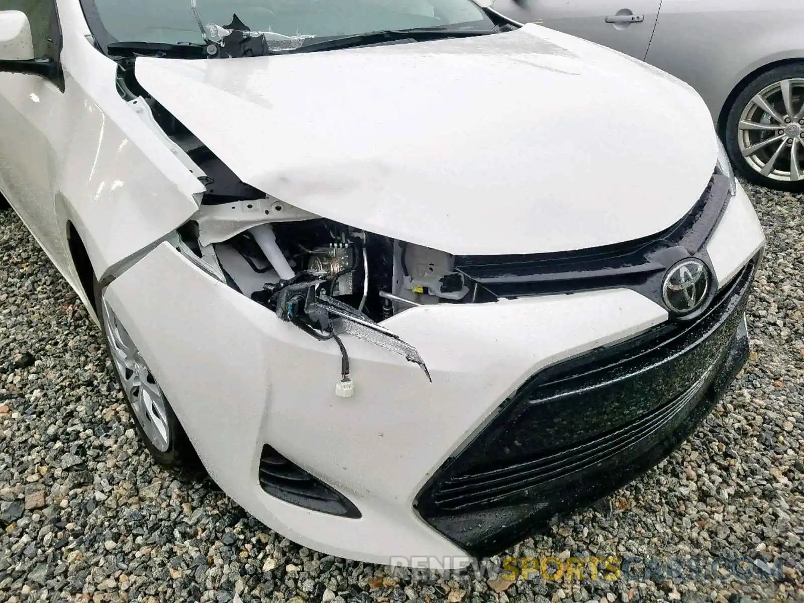 9 Photograph of a damaged car 5YFBURHE5KP921561 TOYOTA COROLLA 2019