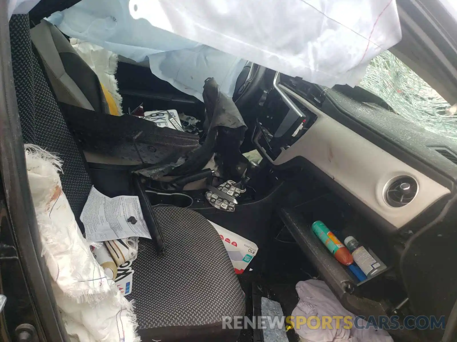 5 Photograph of a damaged car 5YFBURHE5KP923004 TOYOTA COROLLA 2019