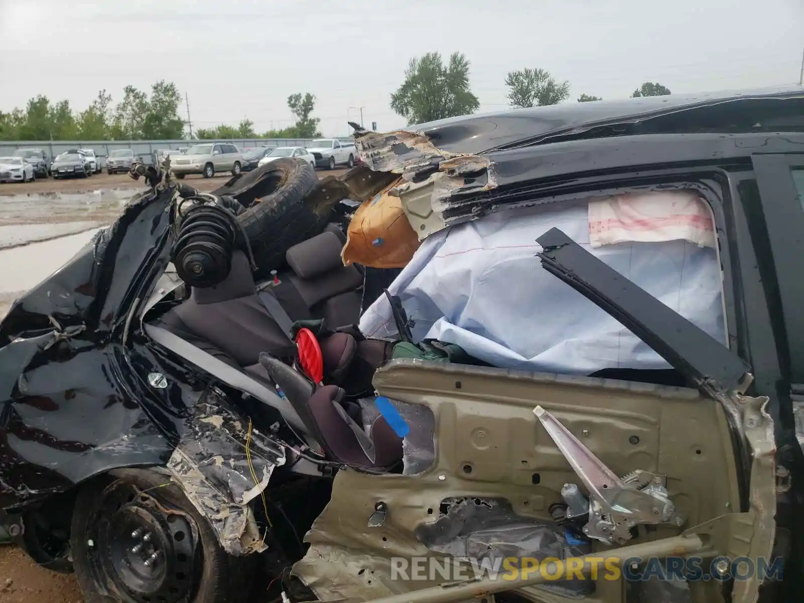 9 Photograph of a damaged car 5YFBURHE5KP923004 TOYOTA COROLLA 2019