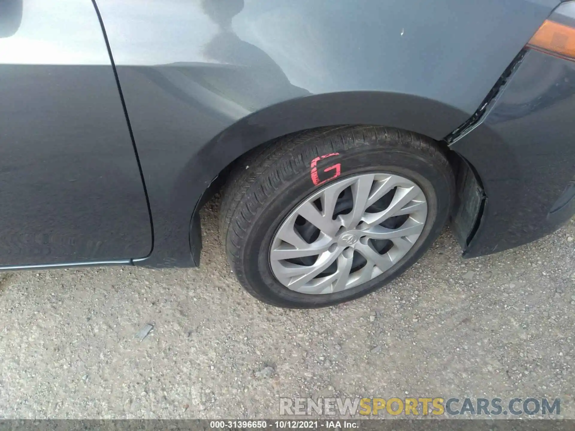 14 Photograph of a damaged car 5YFBURHE5KP923505 TOYOTA COROLLA 2019