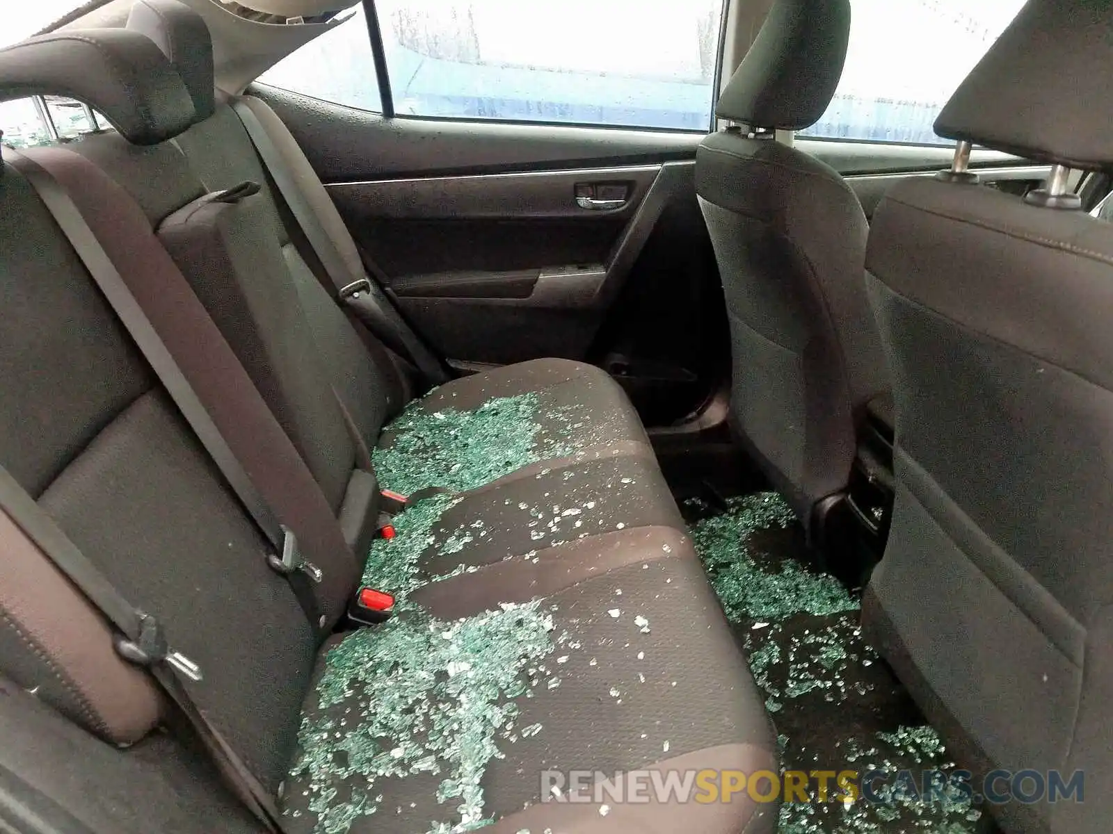 6 Photograph of a damaged car 5YFBURHE5KP924833 TOYOTA COROLLA 2019