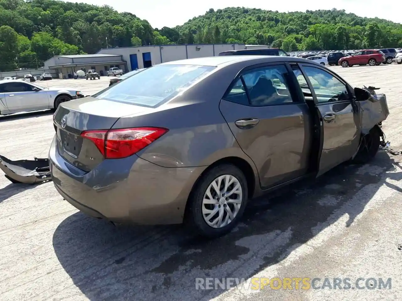 4 Photograph of a damaged car 5YFBURHE5KP927795 TOYOTA COROLLA 2019