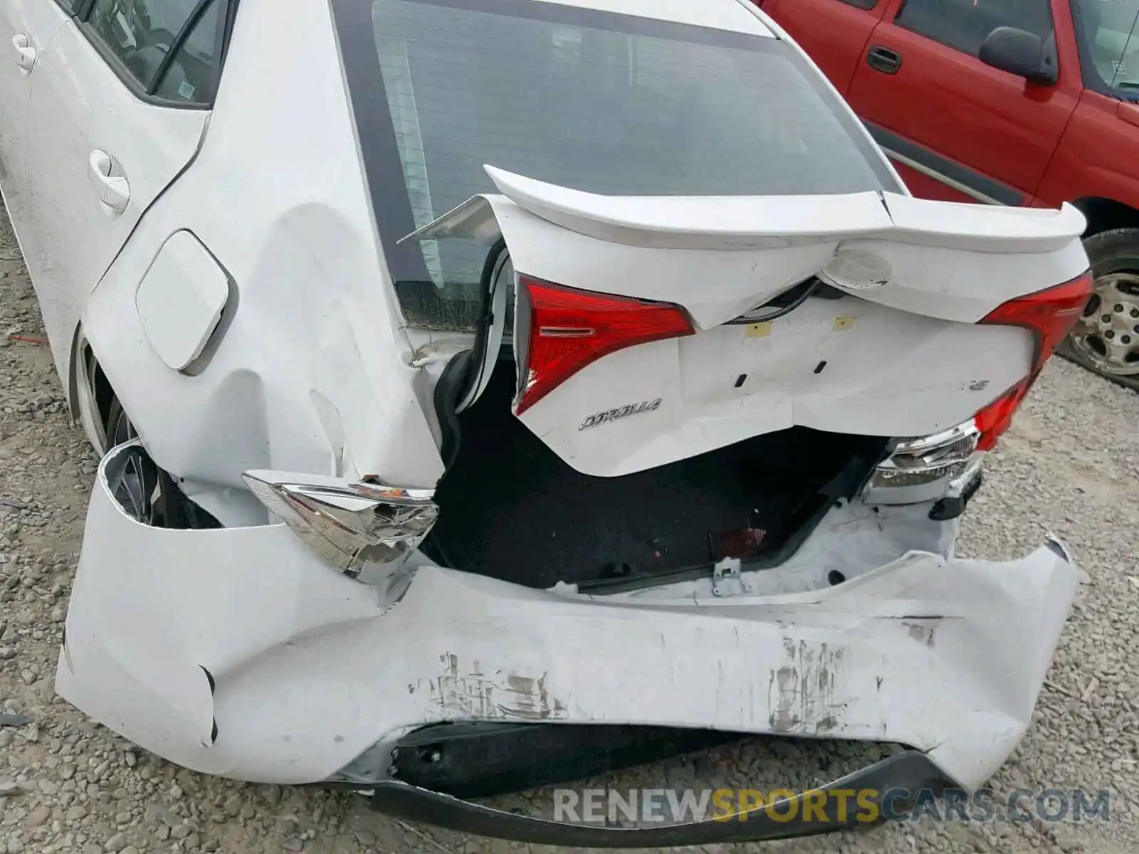 9 Photograph of a damaged car 5YFBURHE5KP927831 TOYOTA COROLLA 2019