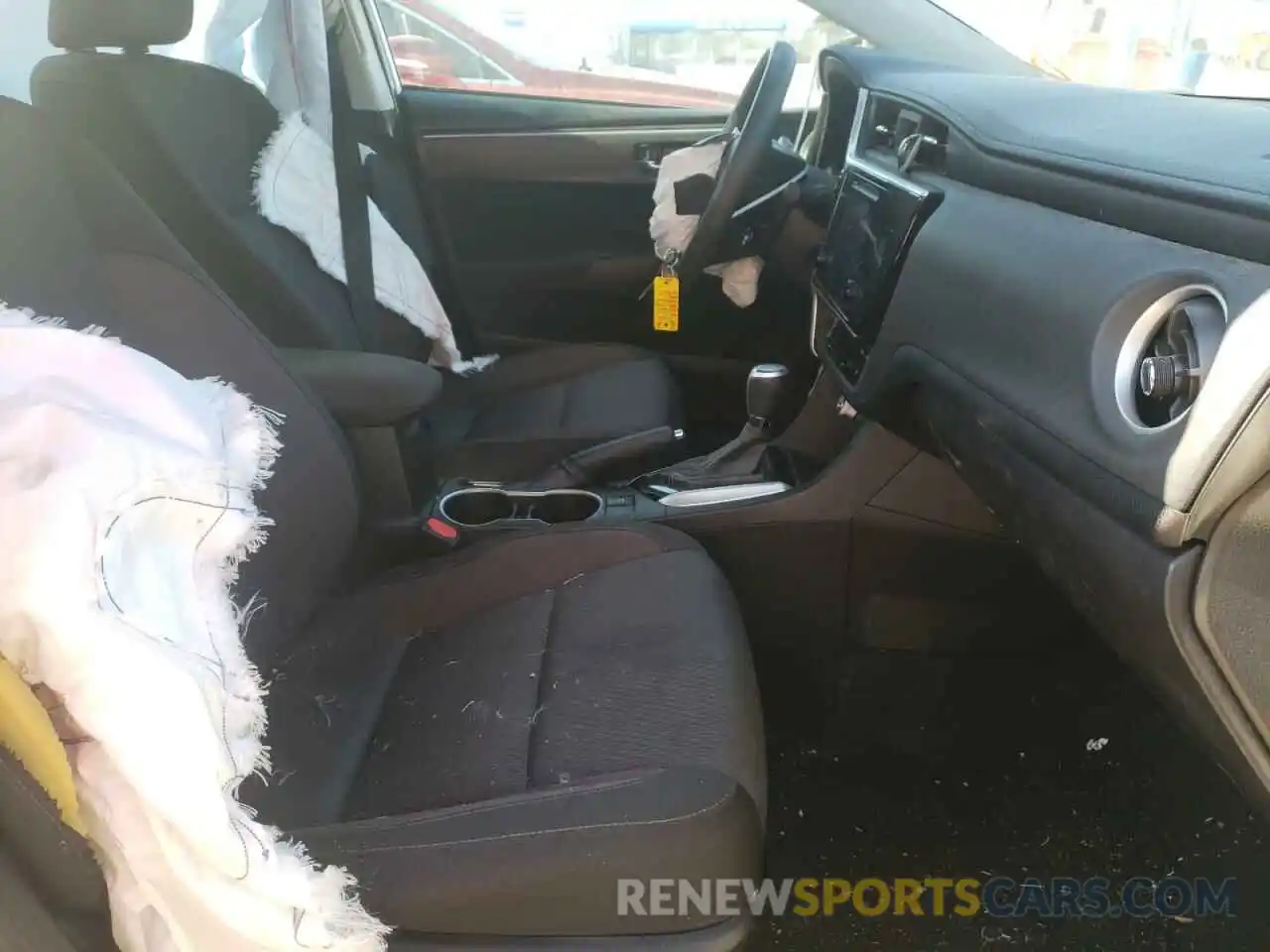 5 Photograph of a damaged car 5YFBURHE5KP928655 TOYOTA COROLLA 2019