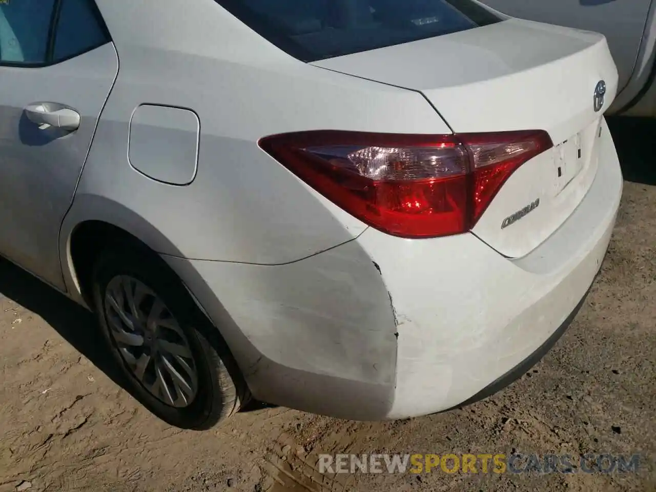 9 Photograph of a damaged car 5YFBURHE5KP928655 TOYOTA COROLLA 2019