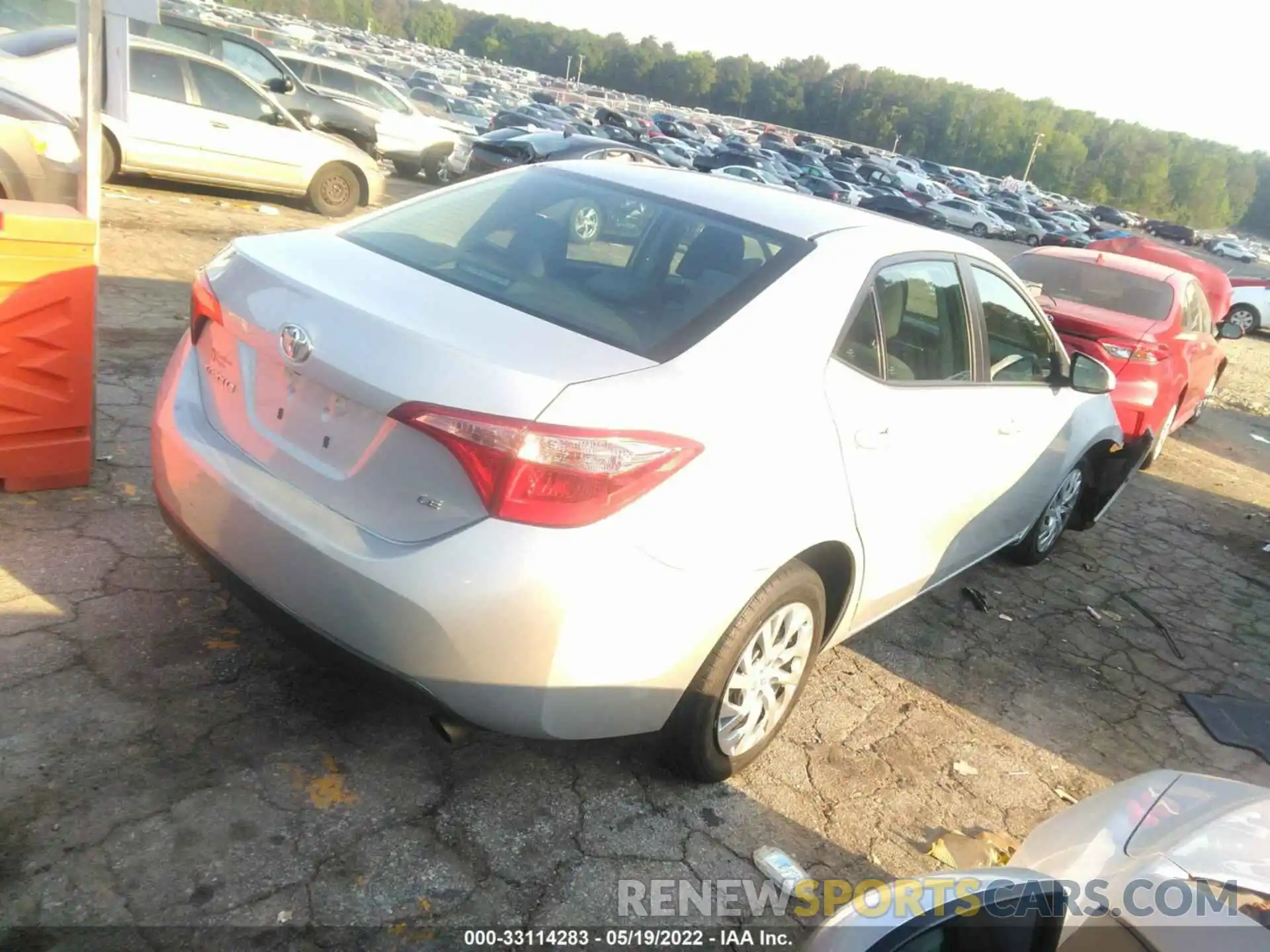 4 Photograph of a damaged car 5YFBURHE5KP929014 TOYOTA COROLLA 2019