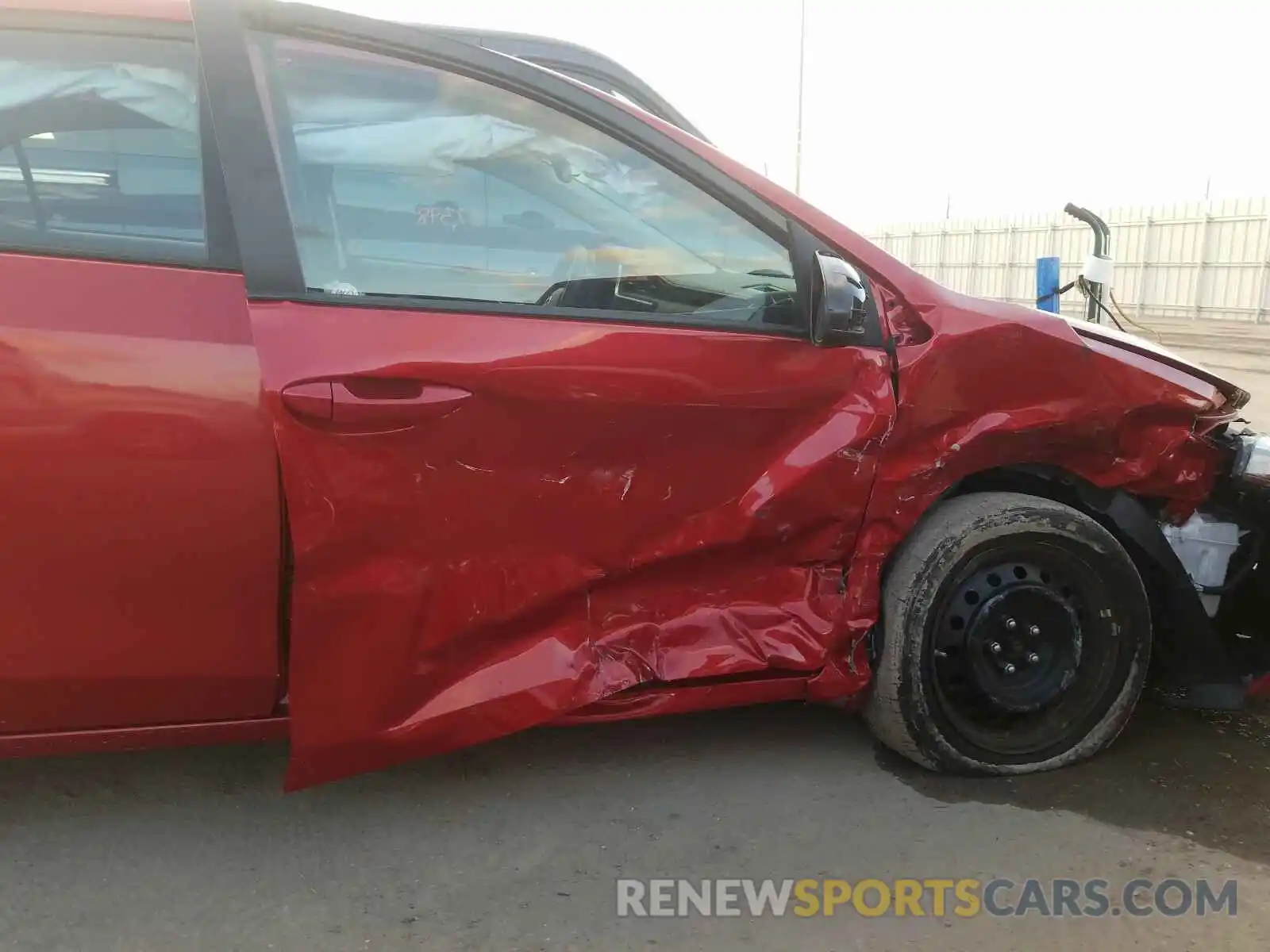 9 Photograph of a damaged car 5YFBURHE5KP930356 TOYOTA COROLLA 2019