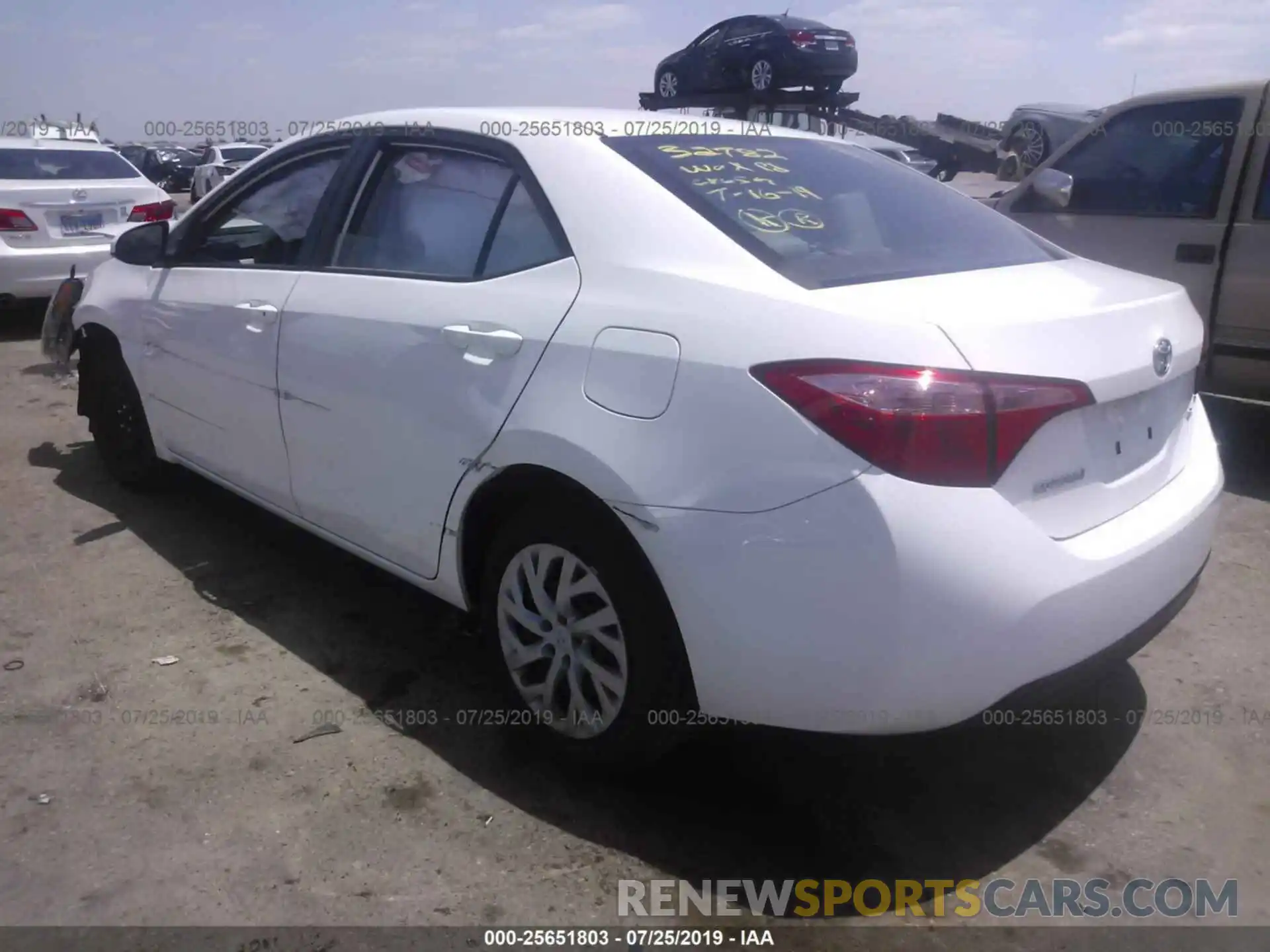 3 Photograph of a damaged car 5YFBURHE5KP930583 TOYOTA COROLLA 2019