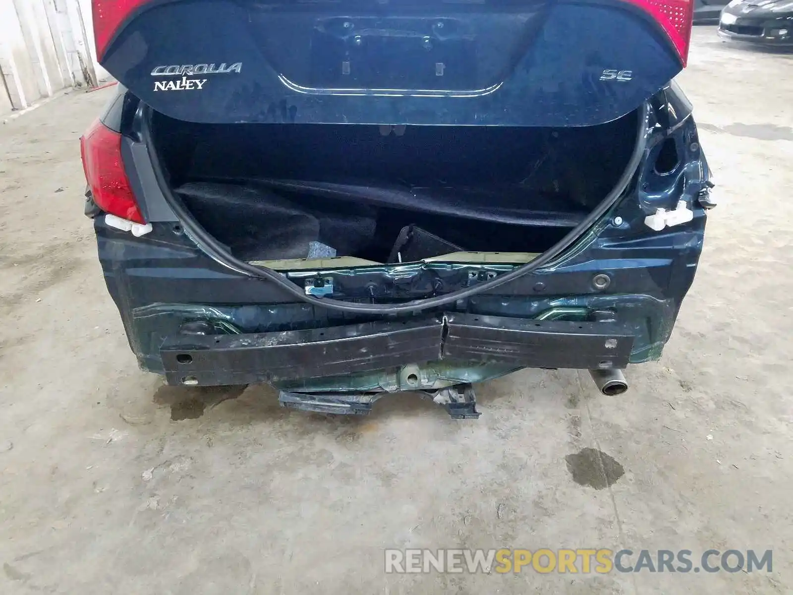9 Photograph of a damaged car 5YFBURHE5KP931944 TOYOTA COROLLA 2019