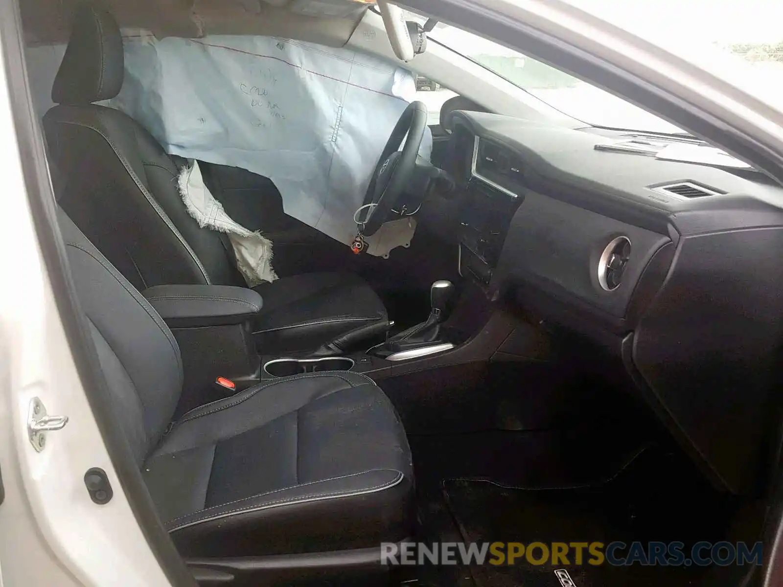 5 Photograph of a damaged car 5YFBURHE5KP932737 TOYOTA COROLLA 2019