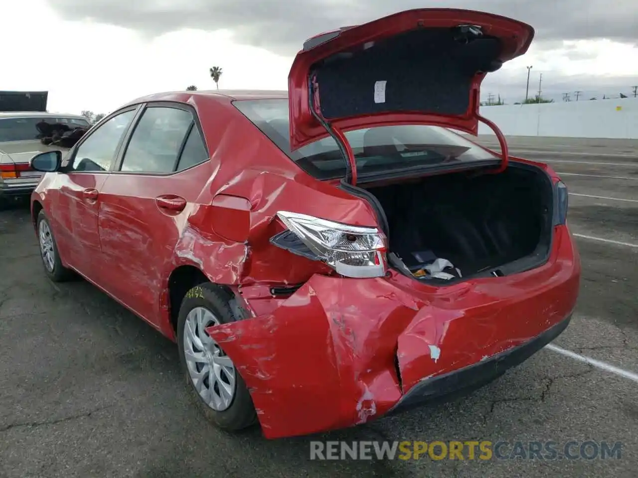 3 Photograph of a damaged car 5YFBURHE5KP933306 TOYOTA COROLLA 2019