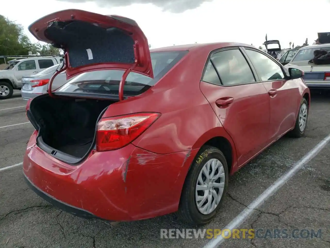 4 Photograph of a damaged car 5YFBURHE5KP933306 TOYOTA COROLLA 2019