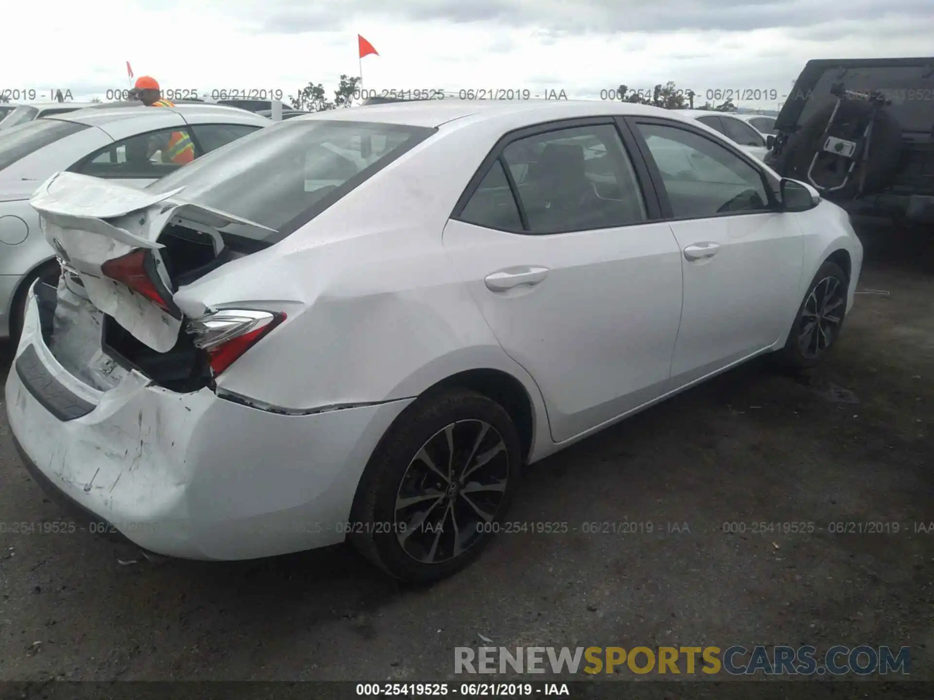 4 Photograph of a damaged car 5YFBURHE5KP933564 TOYOTA COROLLA 2019