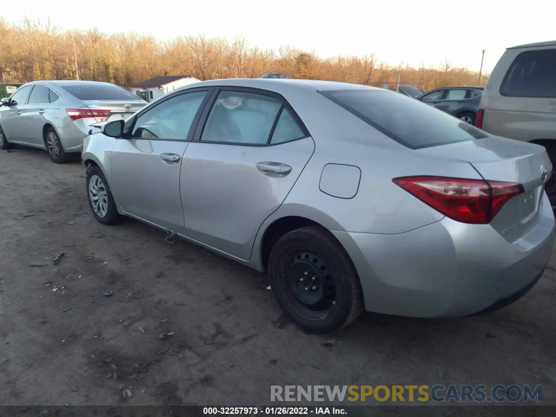 3 Photograph of a damaged car 5YFBURHE5KP933967 TOYOTA COROLLA 2019