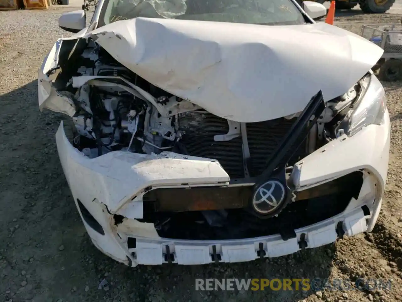 9 Photograph of a damaged car 5YFBURHE5KP934021 TOYOTA COROLLA 2019