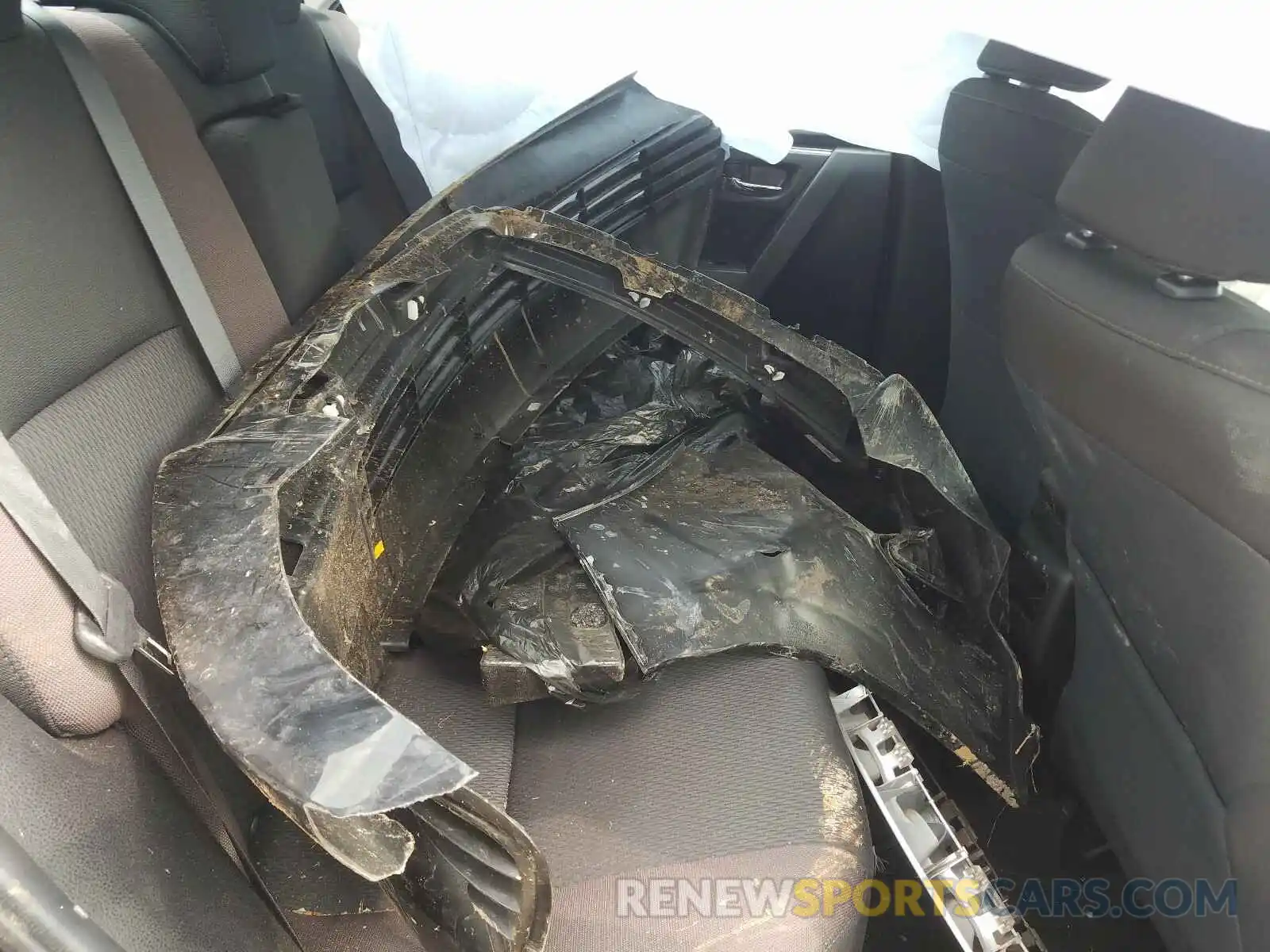 6 Photograph of a damaged car 5YFBURHE5KP935248 TOYOTA COROLLA 2019