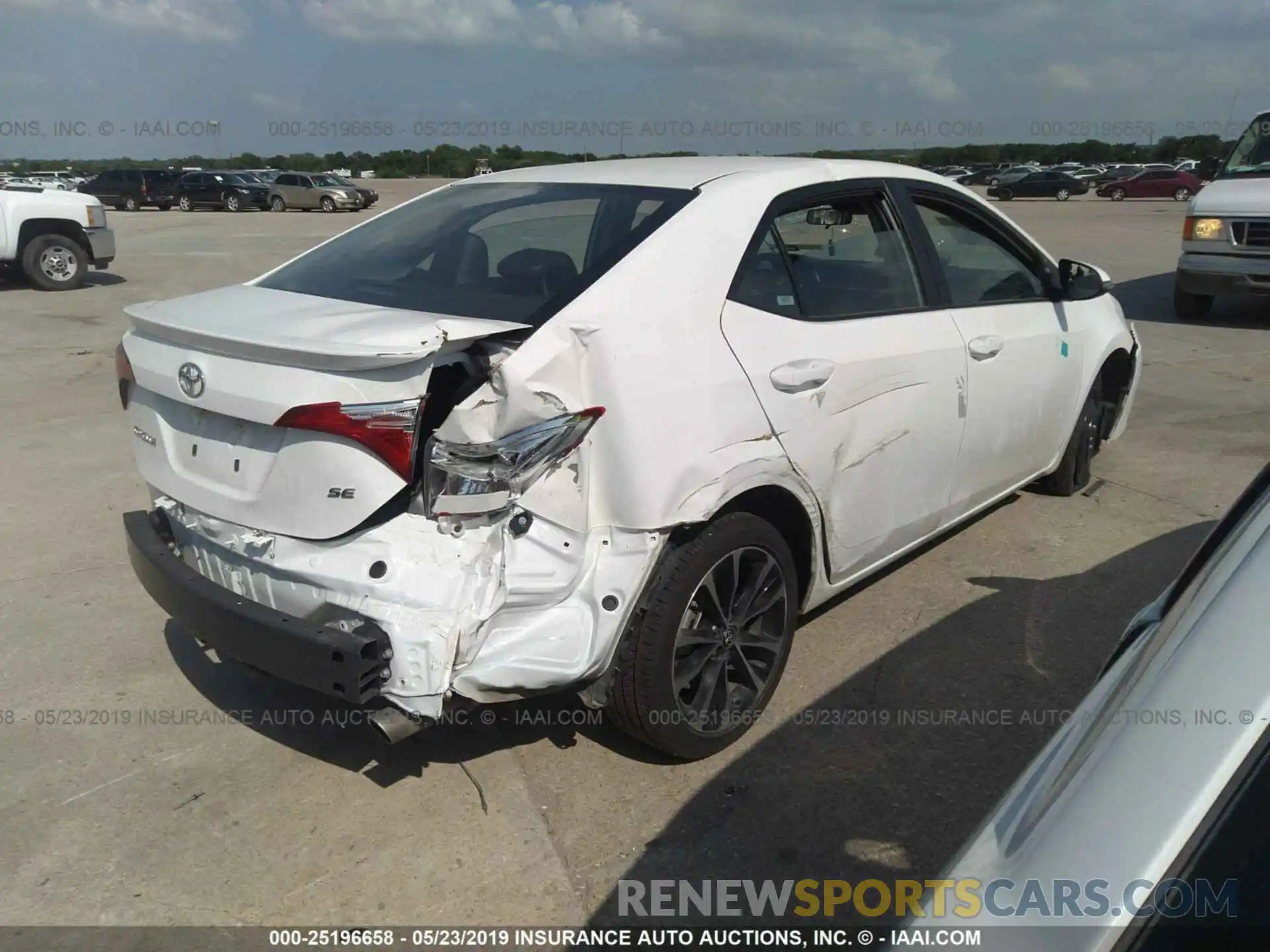 4 Photograph of a damaged car 5YFBURHE5KP936433 TOYOTA COROLLA 2019