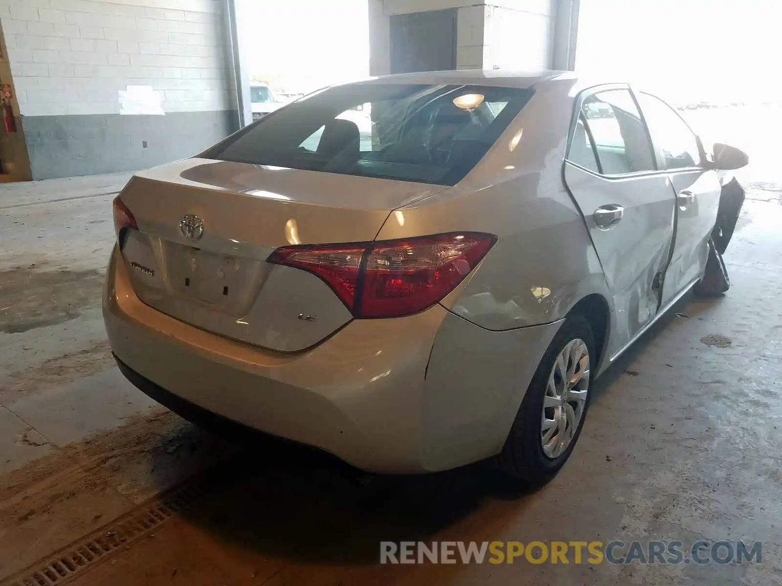 4 Photograph of a damaged car 5YFBURHE5KP937291 TOYOTA COROLLA 2019