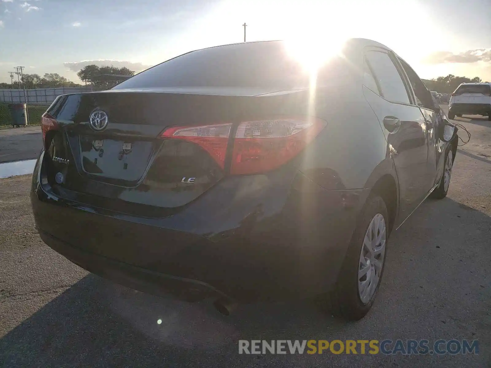 4 Photograph of a damaged car 5YFBURHE5KP938053 TOYOTA COROLLA 2019