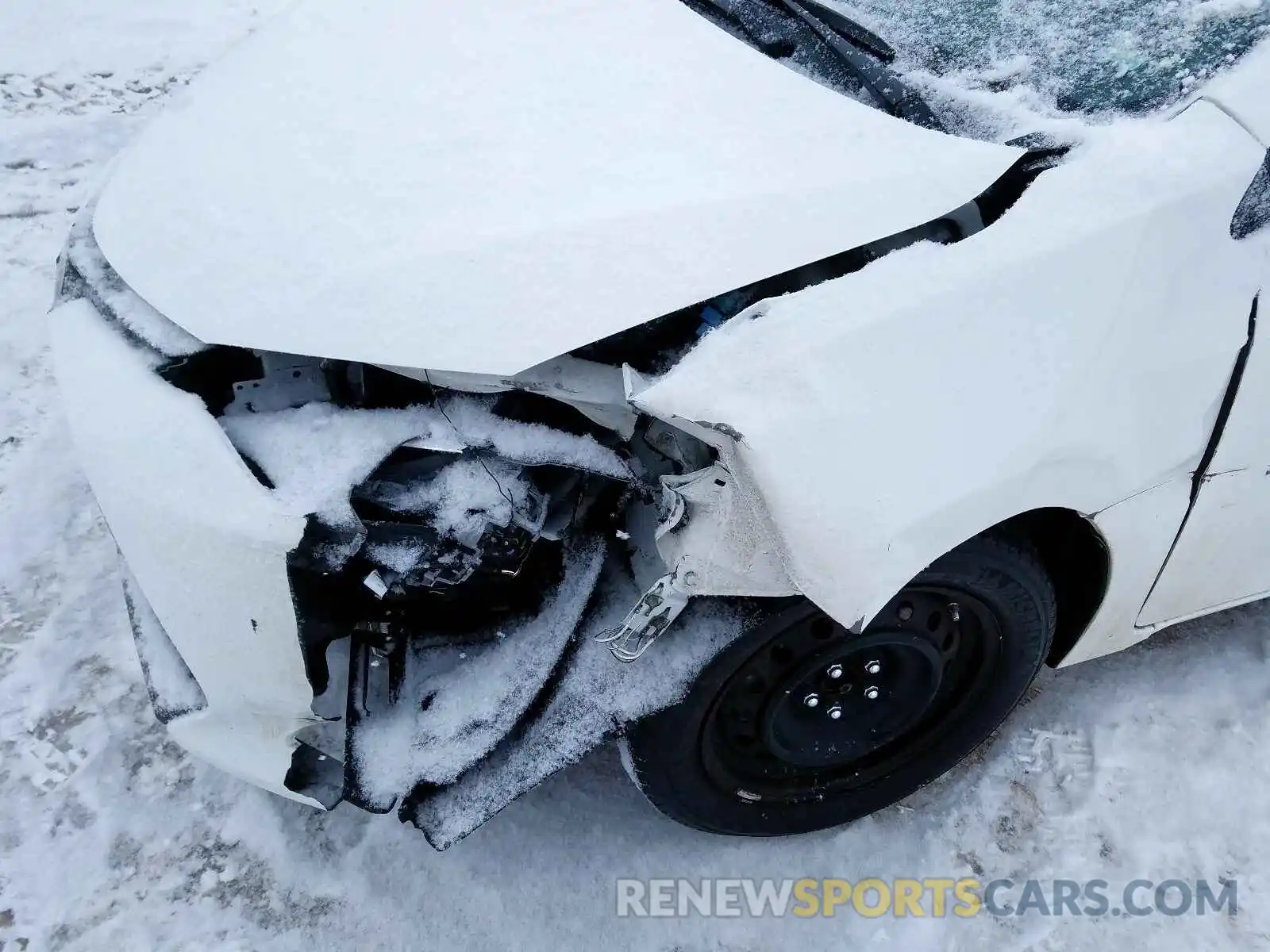 9 Photograph of a damaged car 5YFBURHE5KP938215 TOYOTA COROLLA 2019