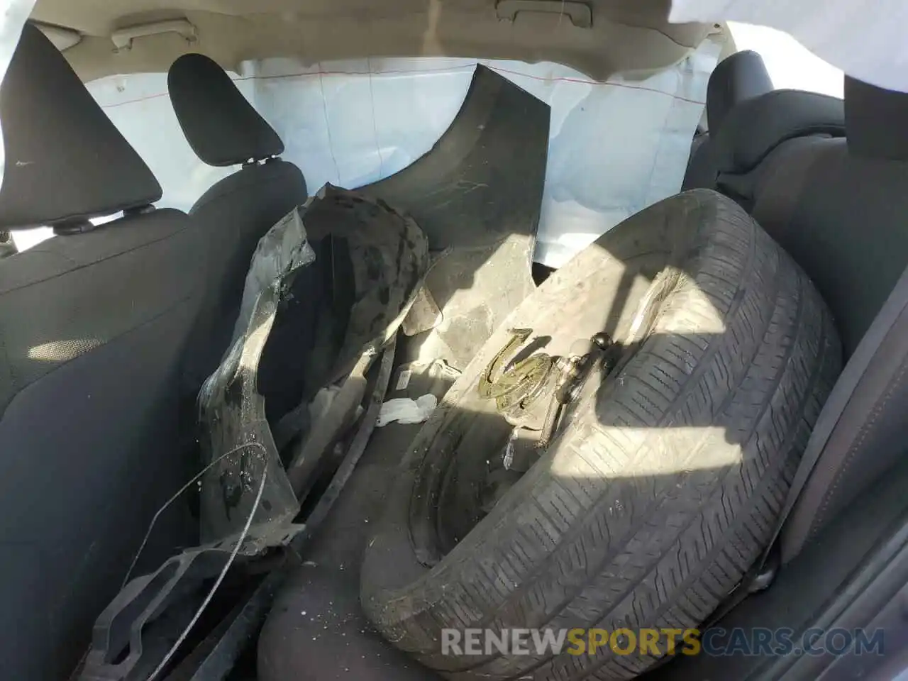 10 Photograph of a damaged car 5YFBURHE5KP938621 TOYOTA COROLLA 2019