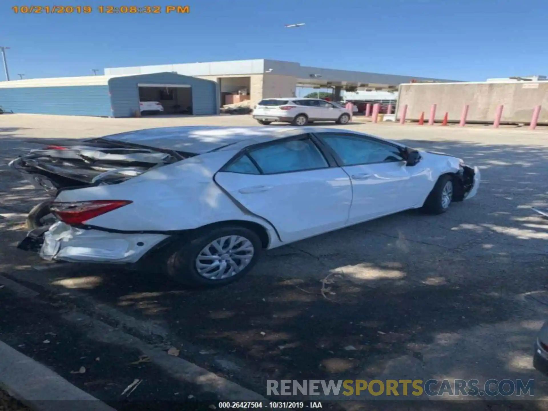 17 Photograph of a damaged car 5YFBURHE5KP939610 TOYOTA COROLLA 2019