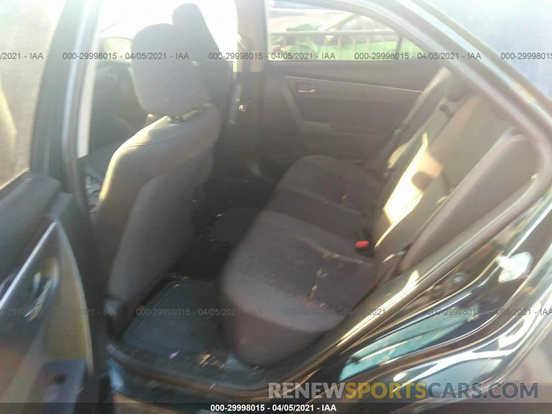 8 Photograph of a damaged car 5YFBURHE5KP940241 TOYOTA COROLLA 2019